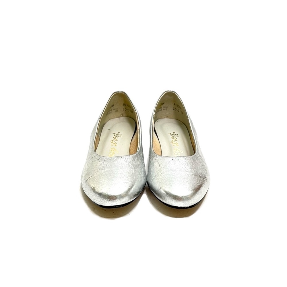 Vintage 1990s silver metallic leather slip on formal kitten heels - Picture 3 of 8